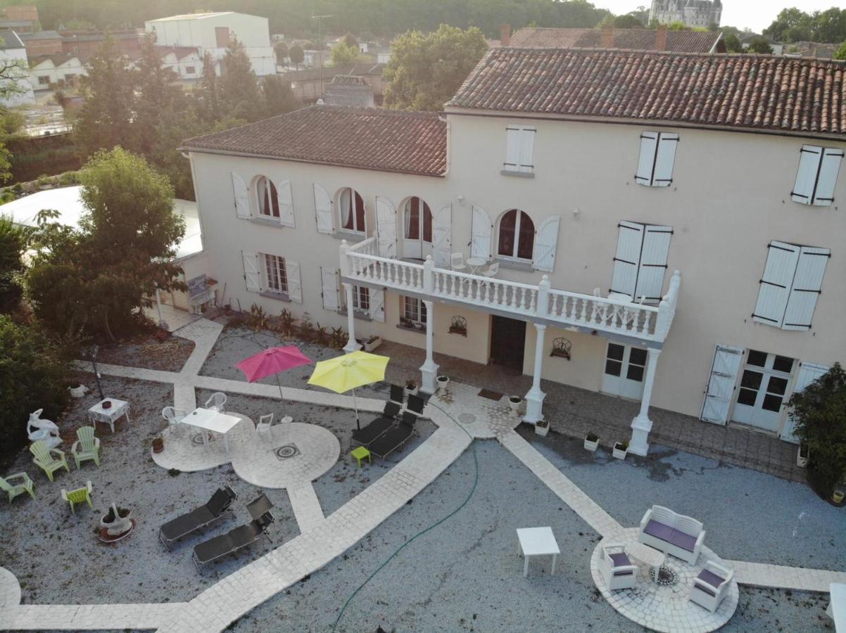 Le Clos Des Cedres B&B La Rochefoucauld Exterior foto