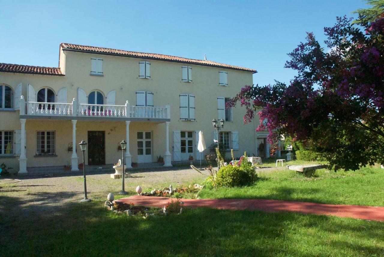 Le Clos Des Cedres B&B La Rochefoucauld Exterior foto