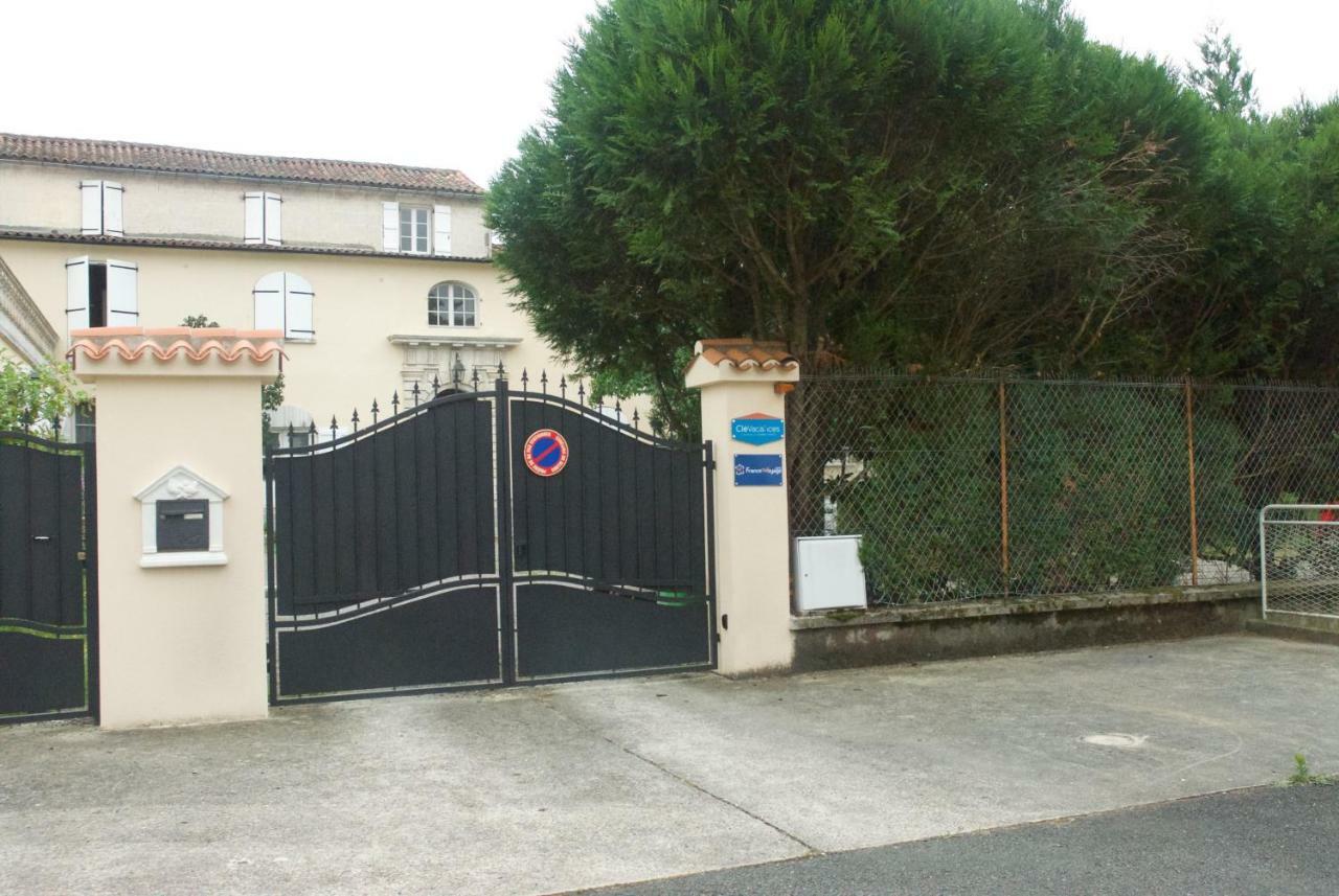 Le Clos Des Cedres B&B La Rochefoucauld Exterior foto